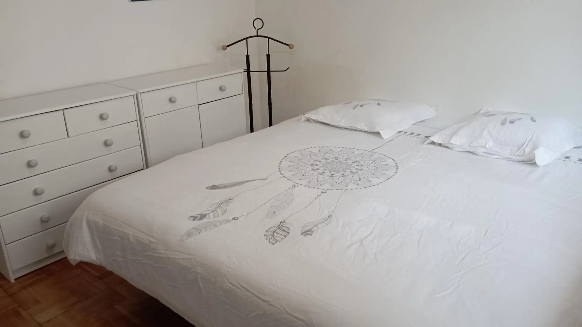 Joly 2 Pieces A 100 Mt De La Mer Menton