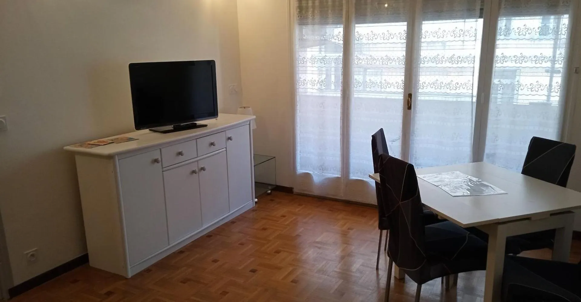 Joly 2 Pieces A 100 Mt De La Mer Menton Apartment